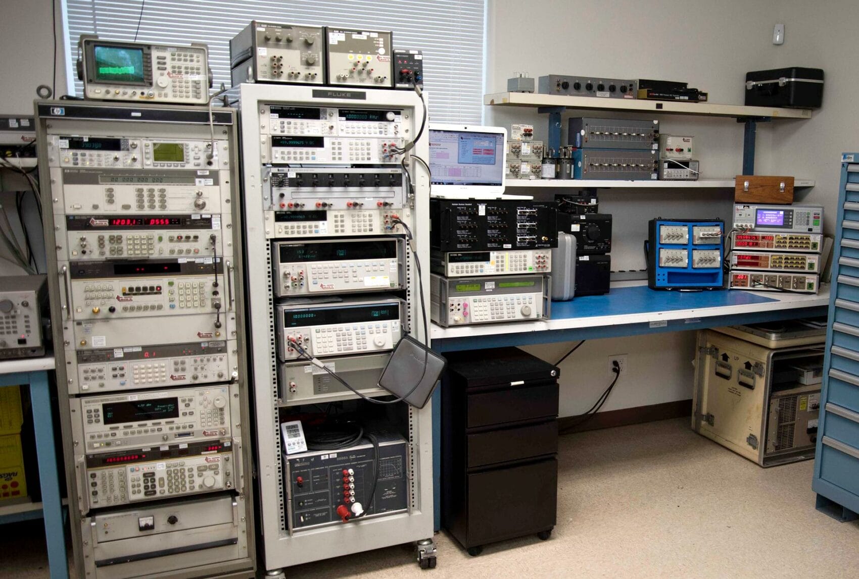 instrument-calibration-services 1 Calibration equipment and workspace