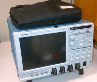 Tektronix Dsa70404B 4 Ghz, 4 Ch, 25 Gs/S Oscilloscope 1 Tektronix Dsa70404B 4 Ghz, 4 Ch, 25 Gs/S Oscilloscope