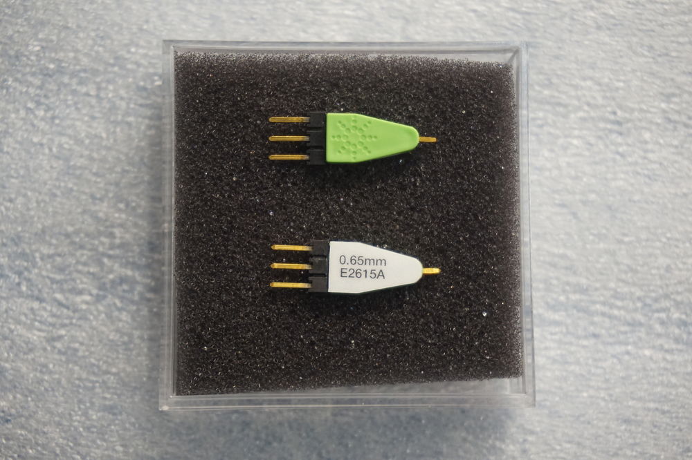Keysight E2615A 0.65 Mm Wedge Probe Adapter 1 Keysight E2615A 0.65 Mm Wedge Probe Adapter