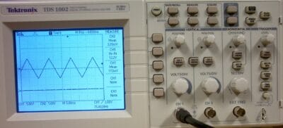 Tektronix Tds1002 60 Mhz 2 Channel Oscilloscope 1 Tektronix Tds1002 60 Mhz 2 Channel Oscilloscope