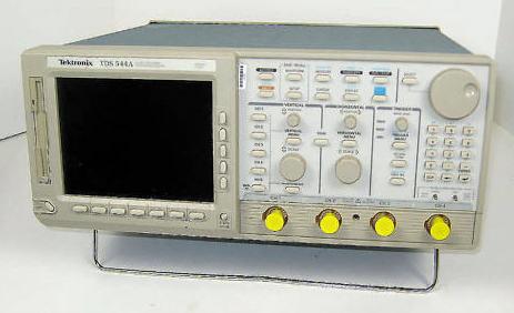 Tektronix Tds544B 500Mhz 4Ch 1Gsa/S Oscilloscope 1 Tektronix Tds544B 500Mhz 4Ch 1Gsa/S Oscilloscope