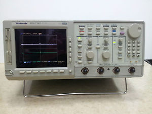 Tektronix Tds724D 500Mhz, 2+2 Ch, 2Gs/S, Digital Oscilliscope 1 Tektronix Tds724D 500Mhz, 2+2 Ch, 2Gs/S, Digital Oscilliscope