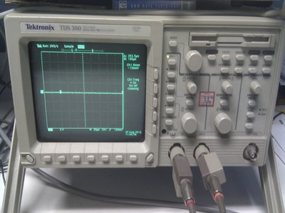 Tektronix Tds 360 200Mhz, 2Ch,1Gs/S,Digital Real-Time Oscilloscope 1 Tektronix Tds 360 200Mhz, 2Ch,1Gs/S,Digital Real-Time Oscilloscop