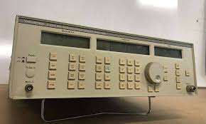 Wavetek 2500A Synthesized Signal Generator - 1.1GHz 1 2520A