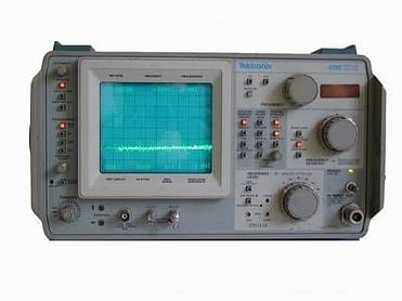 Tektronix 496 Spectrum Analyzers 1 Tektronix 496 Spectrum Analyzers