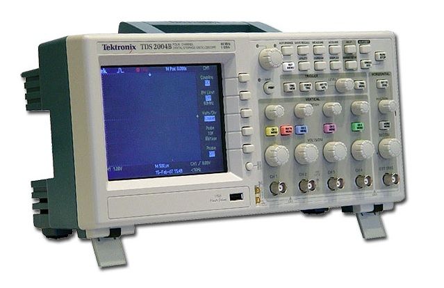 Tektronix TDS2004B Oscilloscopes 1 Tektronix TDS2004B Oscilloscopes