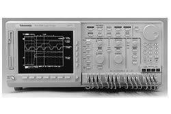 Tektronix TLS216 Logic Analyzers 1 Tektronix TLS216 Logic Analyzers