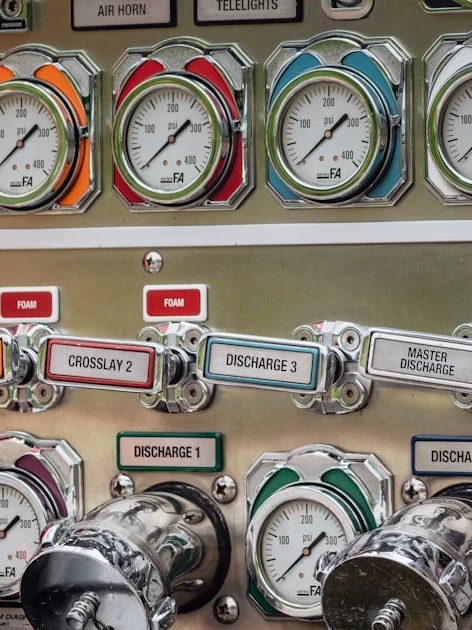 Precision calibration gauges illustrating calibration compliance metrics tracked in supplier scorecards